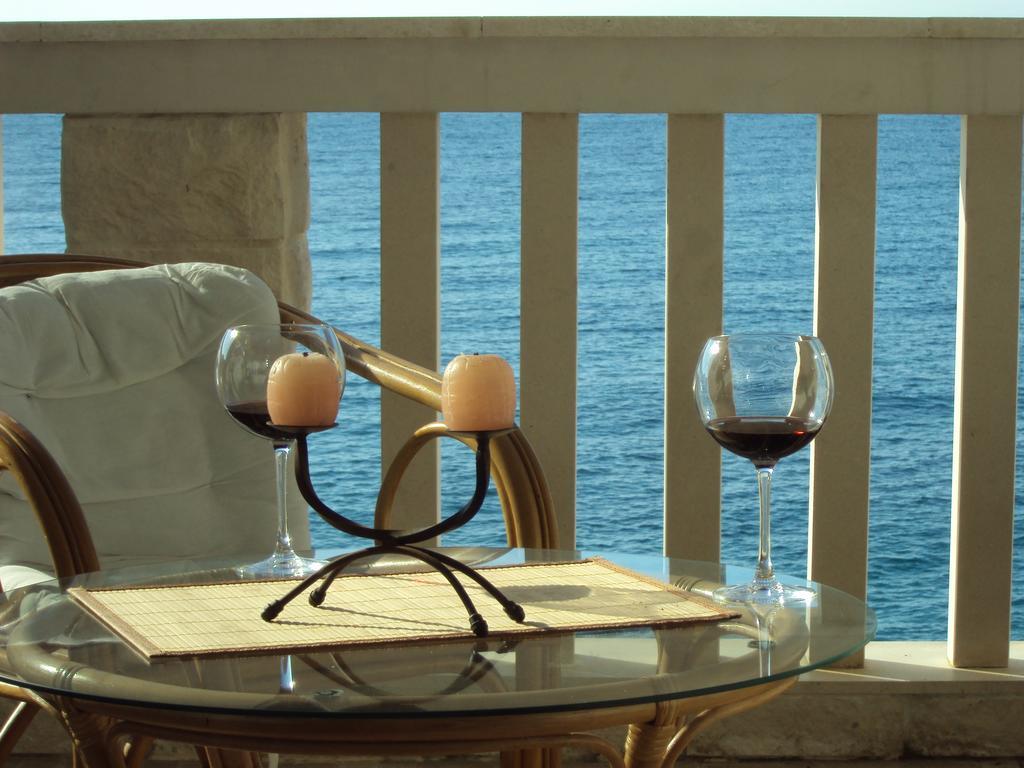 Beachfront First Line View Sveti Stefan Pokoj fotografie